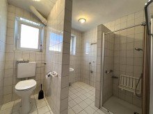 Tageslichtbad EG **Nach 16 Wochen verkauft!** Gro�z�gige Doppelhaush�lfte mit sonnigem Garten in ruhiger Lage von Babenhausen!
