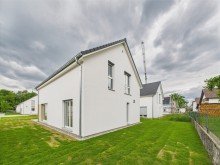 Garten **Verkauft**Freistehendes Neubau-Einfamilienhaus in KfW-40 Bauweise in Illertissen-Au!