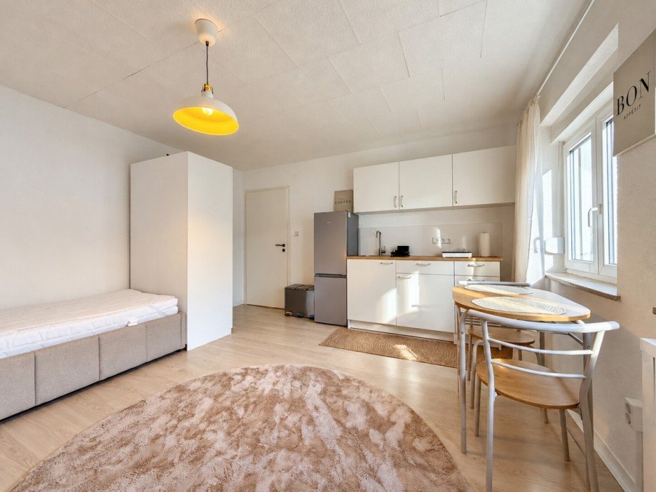 Wohn-Essbereich Rechtes Zimmer Etagenwohnung V�hringen