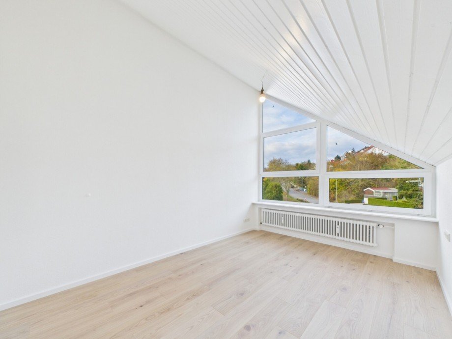 Ankleide-B�ro Dachgeschosswohnung Elchingen / Thalfingen