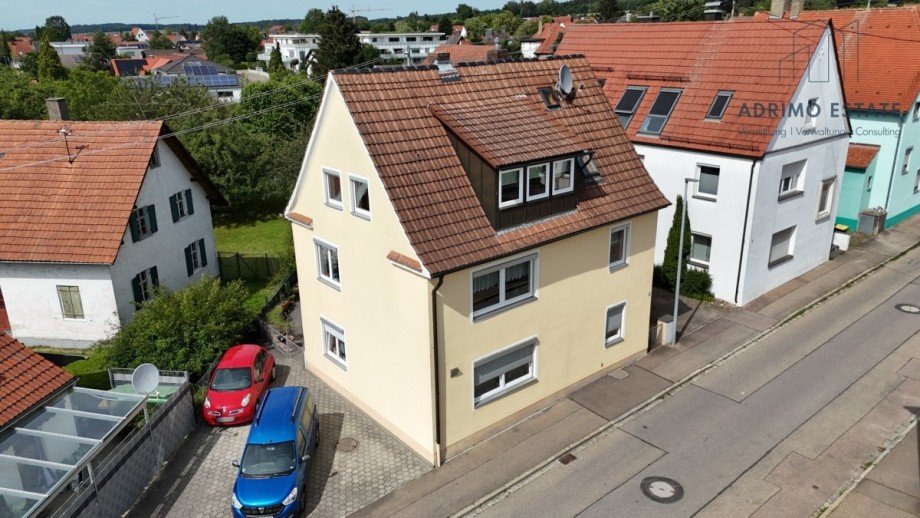 0. Au�enansicht Vorderseite Mehrfamilienhaus Wei�enhorn
