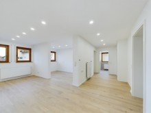 Obergeschoss_Flur_Essbereich_K�che **Nach 8 Wochen verkauft!** Moderne 4-Zimmer-Wohnung mit gro�er Garage und vielen Extras!