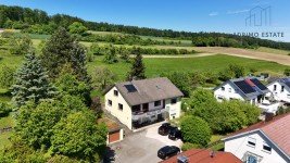 Hauptbild Platz für Generationen - Familienhaus mit Einliegerwohnung, Garten und viel Potenzial in Pflummern!