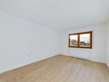 Obergeschoss_Elternschlafzimmer **Nach 8 Wochen verkauft!** Moderne 4-Zimmer-Wohnung mit gro�er Garage und vielen Extras!