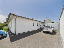 Einfahrt Jetzt zugreifen! Provisionsfreier Bungalow mit sonnigem Garten und f�nf Zimmern in Hegelhofen!