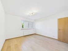 Schlafzimmer **Vermietet** Paare oder Singles aufgepasst! Modernisierte 2-Zimmer-Wohnung in ruhiger Lage von Offenhausen!
