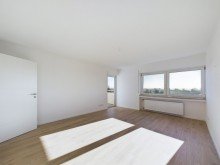 Wohnbereich **Nach einer Woche verkauft!** �ber den D�chern von Laupheim! Moderne 3-Zimmer-Wohnung mit sonnigem Balkon und Garage!