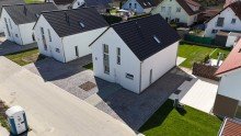 Ansicht **Verkauft** Freistehendes Neubau-Einfamilienhaus in KfW-40 Bauweise in Illertissen-Au!