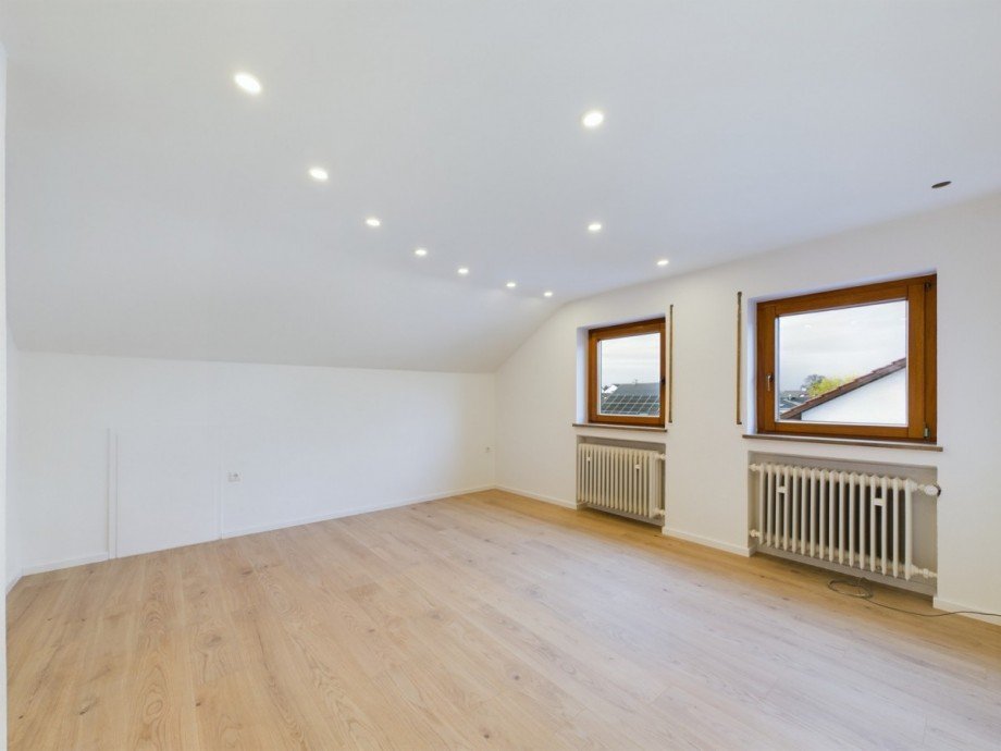 Dachgeschoss_Wohnzimmer Dachgeschosswohnung Bellenberg