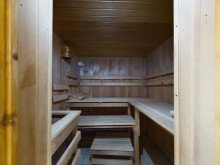 Sauna **Nach 10 Wochen verkauft!** Gro�z�giges Ein-Zweifamilienhaus mit sonnigem Garten und vier Garagen!