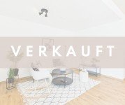 Hauptbild **Verkauft** Großzügige und lichtdurchflutete 4-Zimmer-Garten-Wohnung mit zwei Stellplätzen!