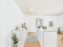 Wohn- Ess- Kochbereich **Verkauft** Gro�z�gige und lichtdurchflutete 4-Zimmer-Garten-Wohnung mit zwei Stellpl�tzen!