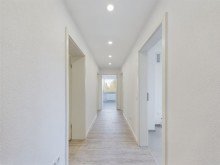 Flur **Nach drei Wochen verkauft!** Attraktive 3-Zimmer-Wohnung mit Tageslichtbad und Balkon sowie Einzelgarage in Biberach!