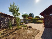Ansicht Terrasse **Nach 10 Wochen verkauft!** Gro�z�giges Ein-Zweifamilienhaus mit sonnigem Garten und vier Garagen!