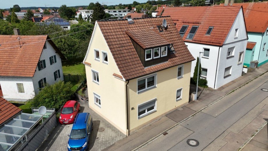 0. Au�enansicht Vorderseite Mehrfamilienhaus Wei�enhorn