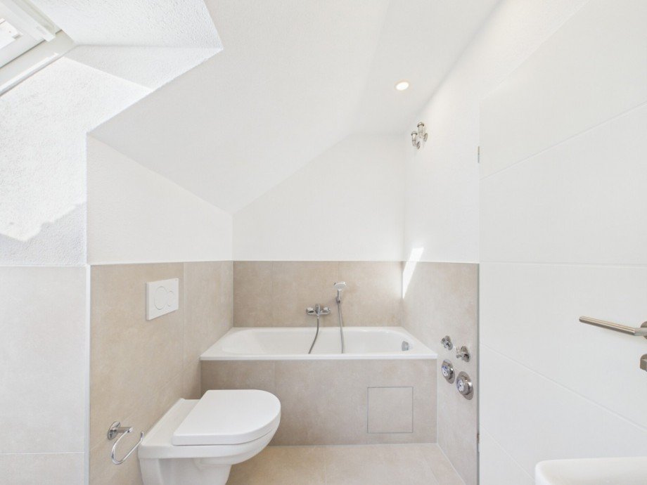 Tageslichtbad Dachgeschosswohnung Elchingen / Thalfingen