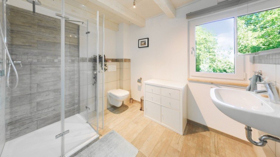 Badezimmer OG Einfamilienhaus Gr�nkraut