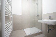 Badezimmer **Nach vier Wochen verkauft!** Modernisierte 3-Zimmer-Wohnung mit sonnigem Balkon in ruhiger Lage von Offenhausen!