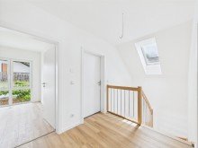 Flur OG **Verkauft**Freistehendes Neubau-Einfamilienhaus in KfW-40 Bauweise in Illertissen-Au!