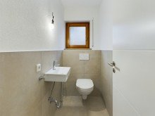 Obergeschoss_WC **Nach 8 Wochen verkauft!** Moderne 4-Zimmer-Wohnung mit gro�er Garage und vielen Extras!
