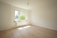 Schlafbereich (2) **Nach einer Woche verkauft!** Modernisierte 3-Zimmer-Wohnung mit sonnigem Balkon und Tageslichtbad in idealer Lage!