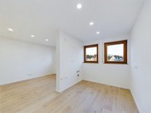 Obergeschoss_K�che **Nach 8 Wochen verkauft!** Moderne 4-Zimmer-Wohnung mit gro�er Garage und vielen Extras!