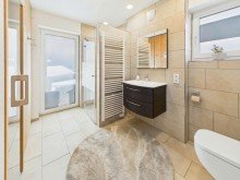 Wellnesszone Erbach - Ruhig wohnen, modern leben: Haus mit Garten & Wellnessbereich!