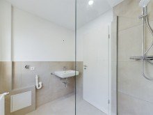 Obergeschoss_Badezimmer **Nach 8 Wochen verkauft!** Moderne 4-Zimmer-Wohnung mit gro�er Garage und vielen Extras!