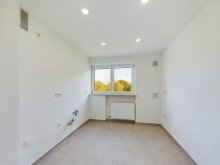 Kochbereich **Nach drei Wochen verkauft!** Attraktive 3-Zimmer-Wohnung mit Tageslichtbad und Balkon sowie Einzelgarage in Biberach!