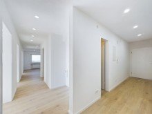 Flur **Nach einer Woche verkauft!** �ber den D�chern von Laupheim! Moderne 3-Zimmer-Wohnung mit sonnigem Balkon und Garage!