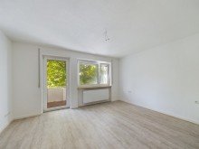 Schlafbereich **Nach drei Wochen verkauft!** Attraktive 3-Zimmer-Wohnung mit Tageslichtbad und Balkon sowie Einzelgarage in Biberach!