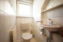 1. WC OG **Nach einer Woche verkauft!** Mehrgenerationenhaus mit Gestaltungspotenzial in zentraler und ruhiger Lage von Wei�enhorn!