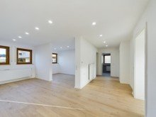 Erdgeschoss_Flur **Nach 8 Wochen verkauft!** Einmalige Gelegenheit! Moderne 4-Zimmer-Erdgeschosswohnung mit sonniger Terrasse und Garten!