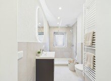 Tageslichtbad Urban wohnen! Moderne 3-Zimmer-Wohnung mit sonnigem Balkon in der Neu-Ulmer Innenstadt!