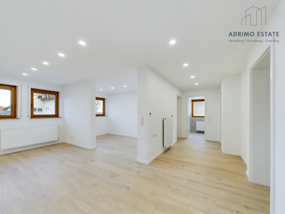 Obergeschoss_Flur_Essbereich_K�che Etagenwohnung Bellenberg