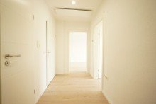 Flur **Nach 10 Wochen verkauft!** Moderne und helle 3-Zimmer-Wohnung mit sonniger Loggia in ruhiger Lage!